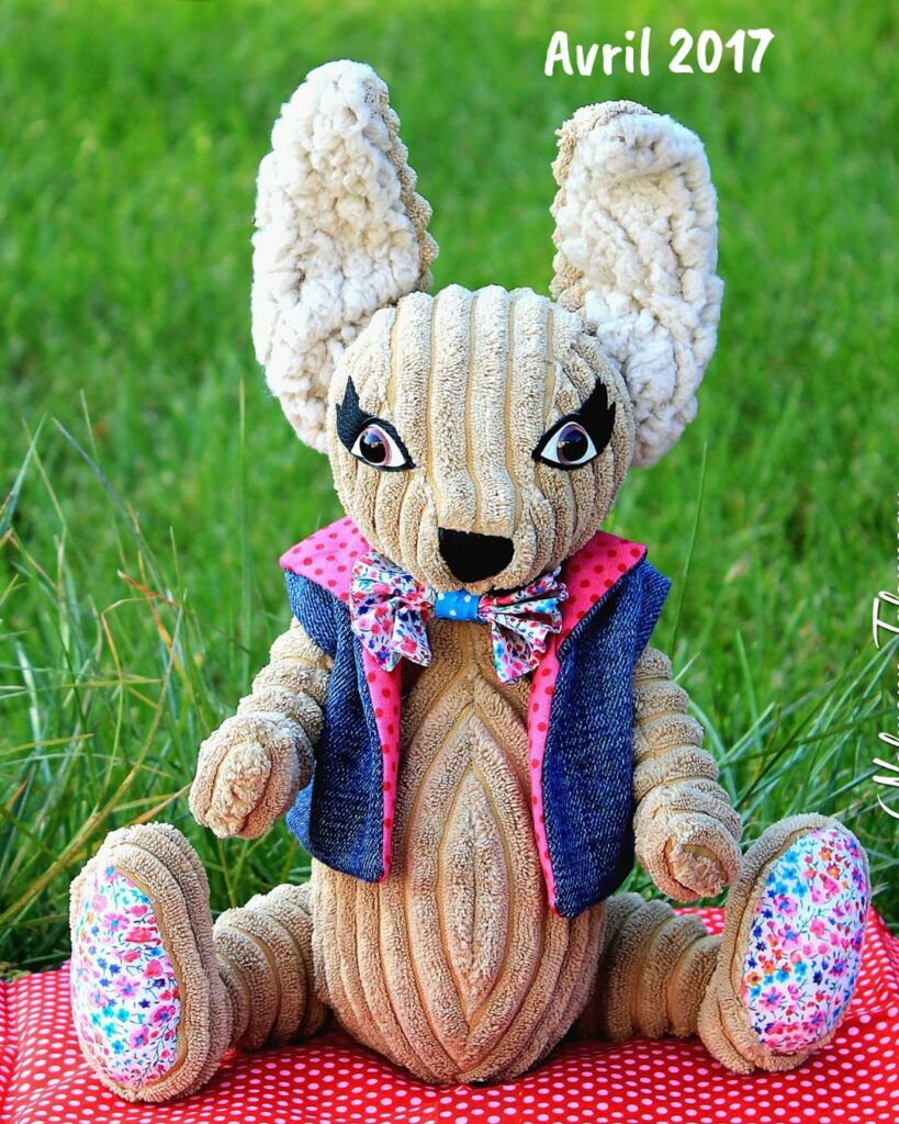 couture-peluche-lapin-beige