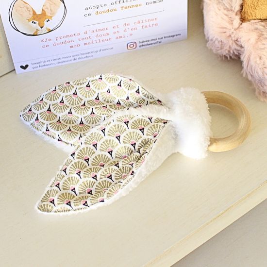 couture d'un hochet pour bébé avec anneau de dentition et oreilles de lapin - PDF à imprimer