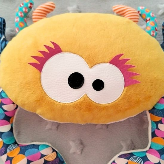 peluche crabe avec yeux en similicuir nana biscotte